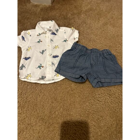 NWOT Carter's Two Piece Dinosaur Theme Button Down Top & Shorts Size 3 Months - Picture 1 of 8